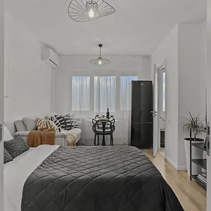  Apartament Urban View - Free Parking - Metro Station - Self Check-in