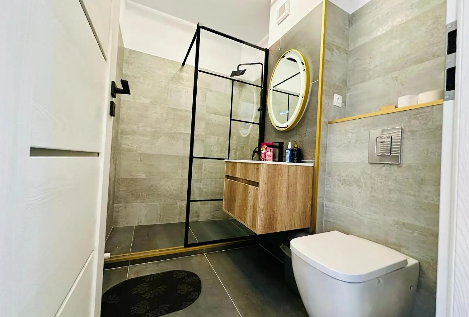 Plaza Residence Studio 3 Bucureşti 0*,